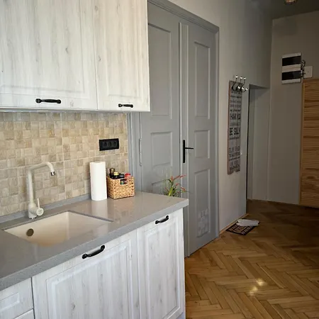 Vlad Cozy Loft Apartment *